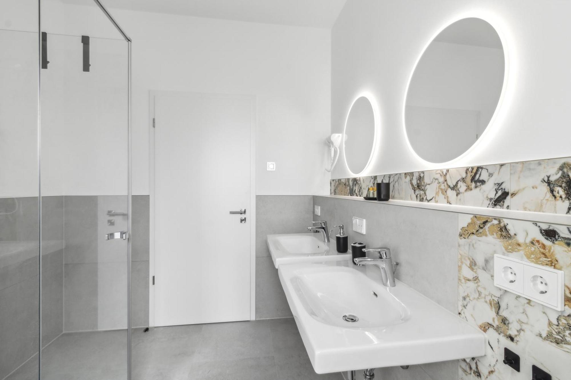 ديتسنباخ Suite4Me - Moderne Apartments I Kueche I Balkon I Waschmaschine المظهر الخارجي الصورة